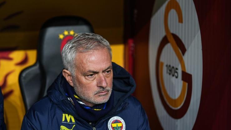 SON DAKİKA | Fenerbahçeden Jose Mourinho açıklaması: Irkçılıkla ilişkilendirilemez