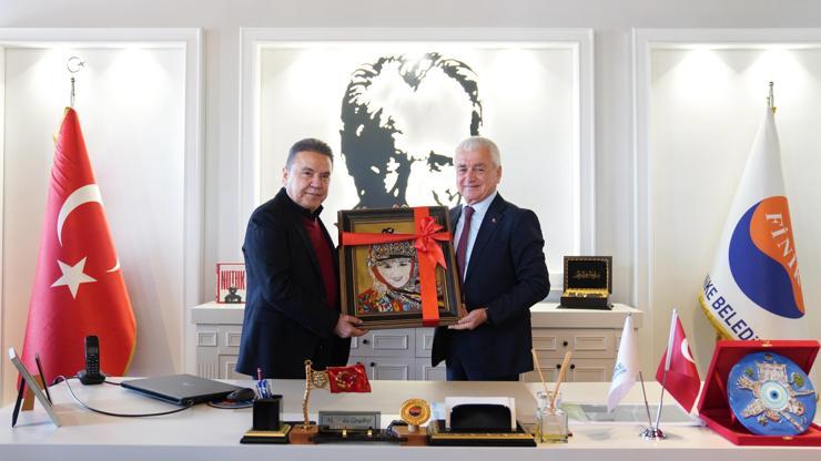 Başkan Böcek'ten Finike ziyareti