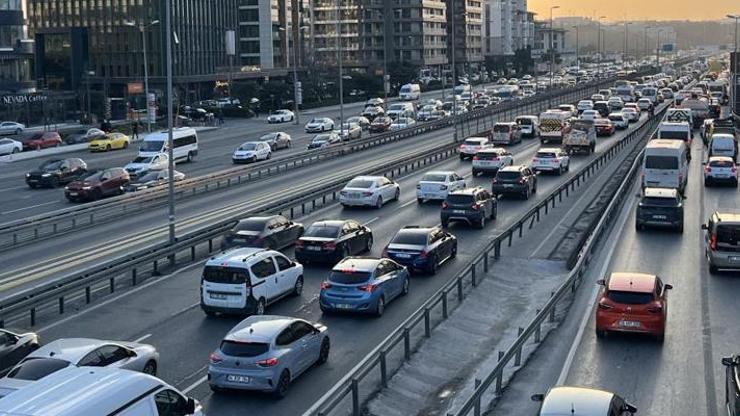 İstanbul’da trafik yoğunluğu yüzde 80’e ulaştı