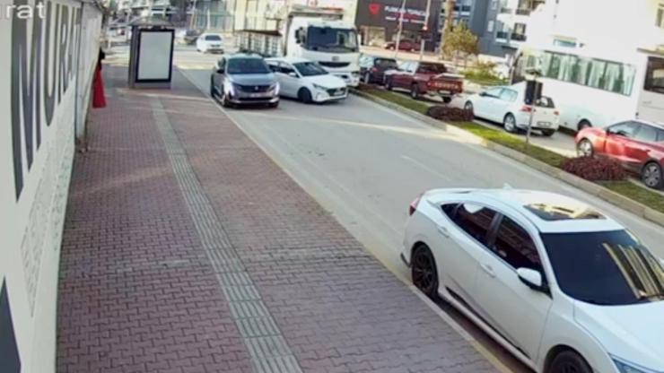 Finike'de kaza anı kamerada