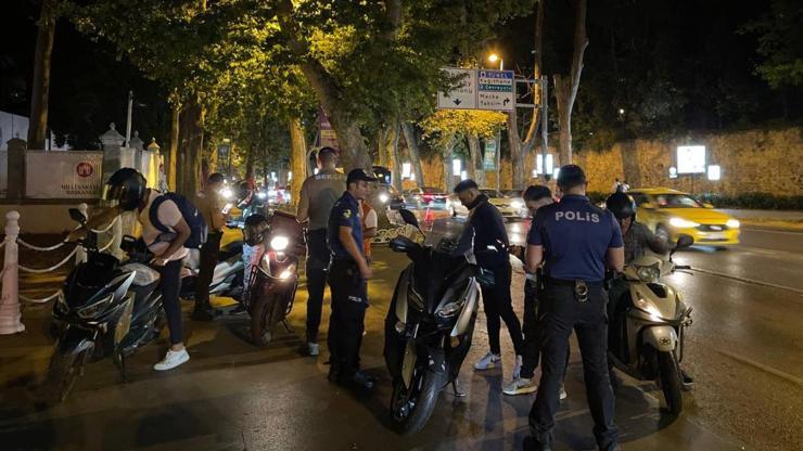 Bakan Yerlikaya: Motosikletlilere 326 bin 472 adet işlem yapıldı Bakan Yerlikaya: Motosikletlilere 326 bin 472 adet işlem yapıldı