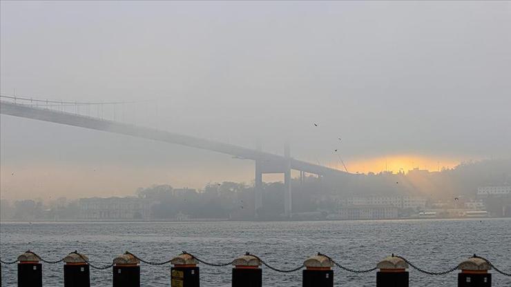 SON DAKİKA İstanbul Boğazında gemi trafiğine sis engeli