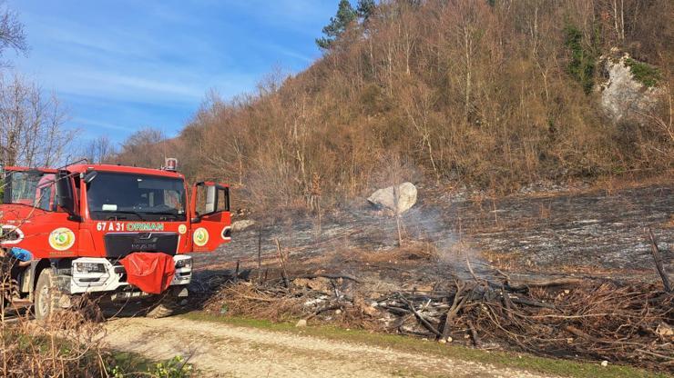 Otluk alanda çıkan yangın ormana sıçramadan söndürüldü