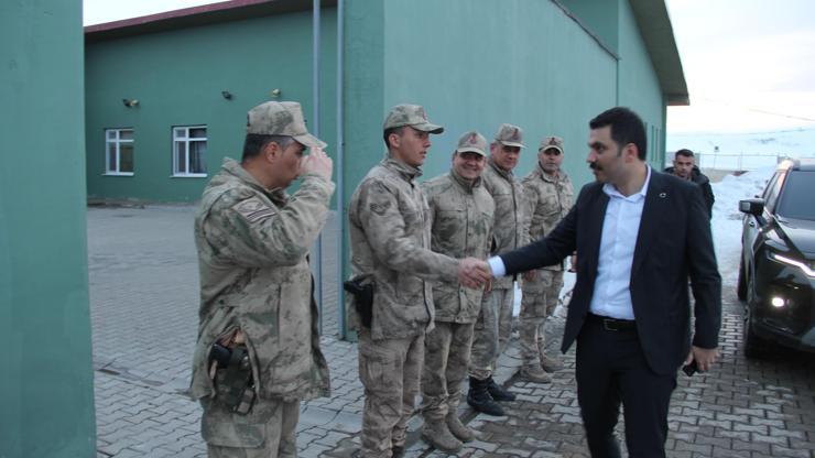 Karlıova Kaymakamı Gilan, Mehmetçikle iftar açtı