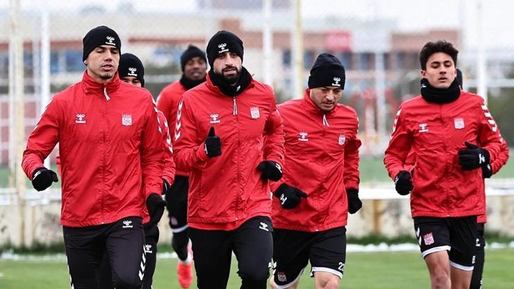 Sivasspor, Adana Demirspor mesaisine başladı