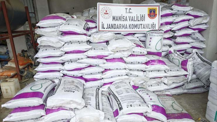 Manisa'da 29 ton sahte gübre ele geçirildi Manisa'da 29 ton sahte gübre ele geçirildi