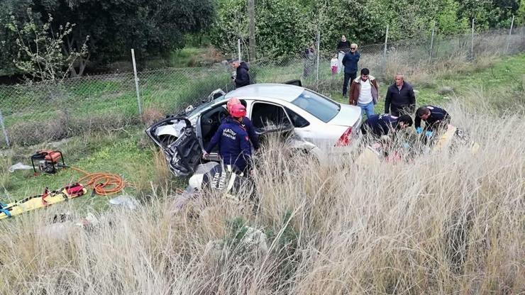 Kontrolden çıkan otomobil şarampole düştü: 1 ölü, 3 yaralı Kontrolden çıkan otomobil şarampole düştü: 1 ölü, 3 yaralı