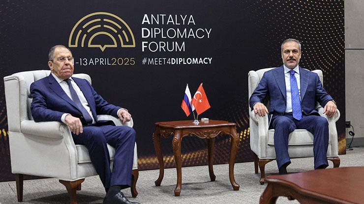 SON DAKİKA... Dışişleri Bakanı Hakan Fidan, Lavrov ile görüştü