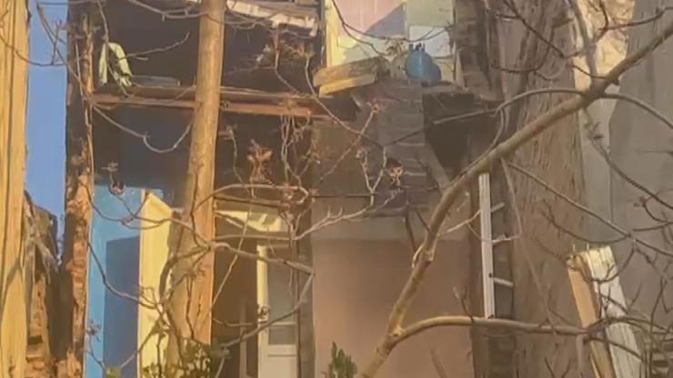 SON DAKİKA HABERİ: Beyoğlunda bina çöktü