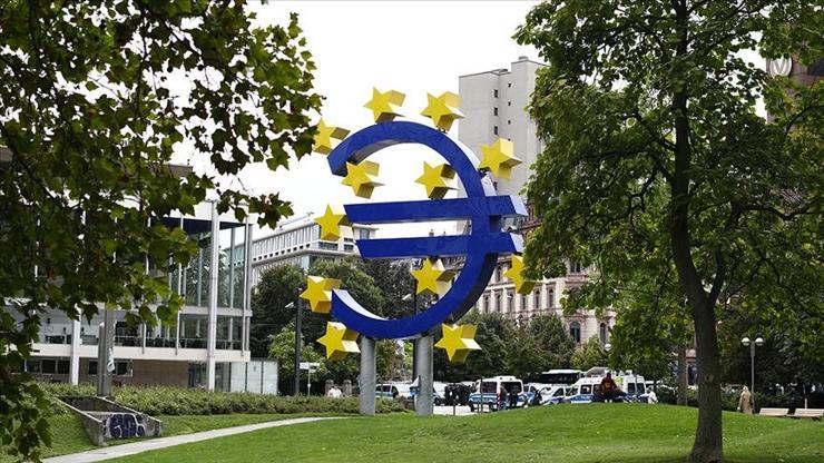 Euro Bölgesinde yatırımcı güveni nisanda çakıldı