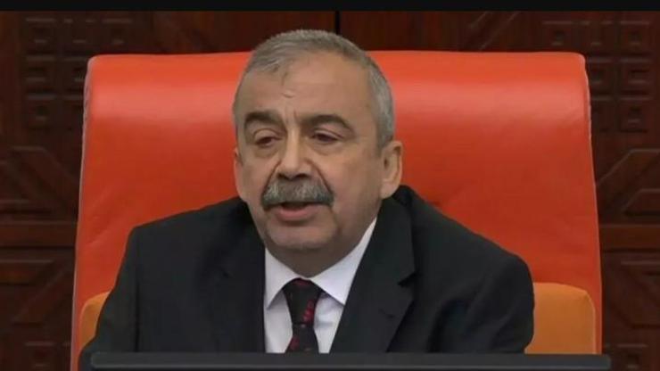 Sırrı Süreyya Önder için hastaneye akın ettiler: Eğer ölürsen, içimden kocaman bir parça daha kopacak