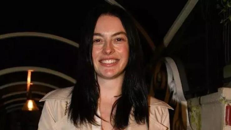 Melis Sezeni gören fotoğraf çekilmek için sıraya girdi