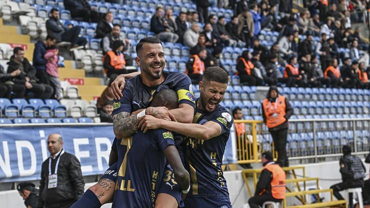 Kasımpaşa, Sivasspor’dan 3 puanı 3 golle kaptı