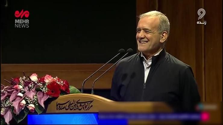 Pezeşkiyan, Azerbaycan Türkçesi ile şiir okudu