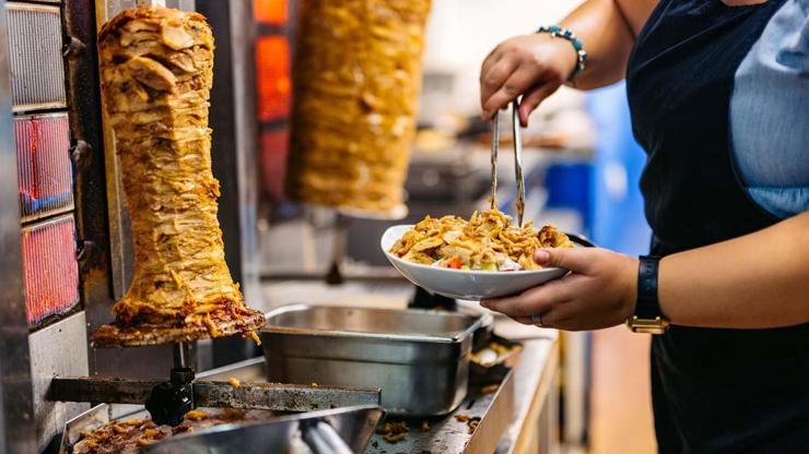 4 Tavuktan Birinde Salmonella Zehirlenme Vakaları Arttı, Uzmanlar Uyardı: Güvenli Tavuk İçin 75 Derece Kuralı...