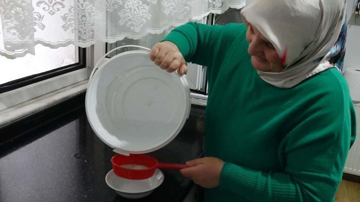 30 yıldır her nisan ayında şifa bulmak için bunu yapıyor Faydası olduğuna inanıyorum dedi ama uzman isimden uyarı geldi