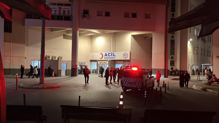 Kocaeli'nde TIR ile Hastane Otoparkına Girdi Kocaeli'nde TIR ile Hastane Otoparkına Girdi