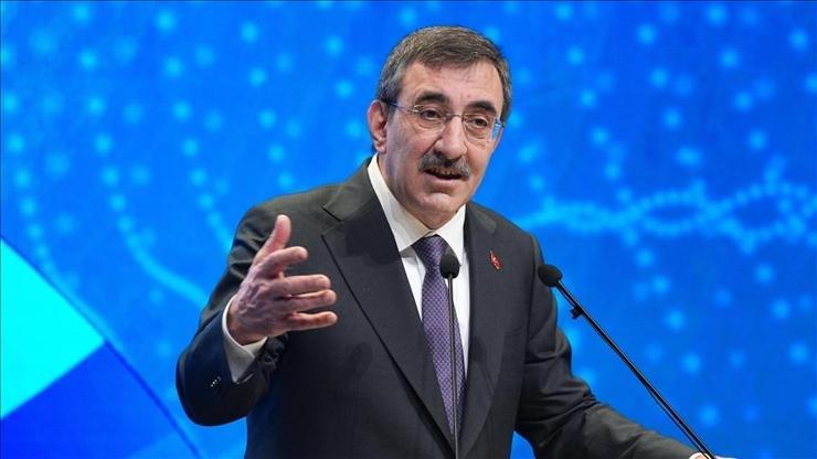 Cevdet Yılmaz: Temel önceliğimiz enflasyonu düşürmek