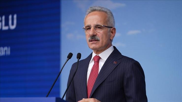 İstanbuldaki 6.2lik deprem sonrası Bakan Uraloğlundan açıklama: Havalimanlarında, tren ve metrolarda herhangi hasar yok