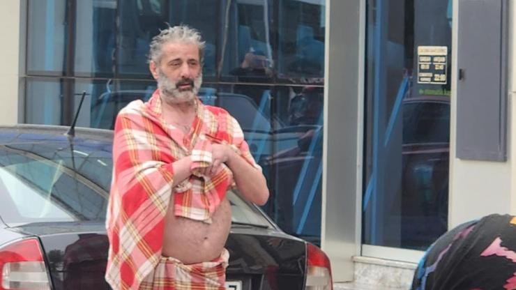 6,2lik depreme hamamda yakalandı Peştamalla sokağa fırladı