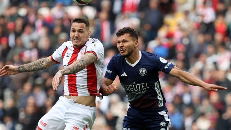 Sivasspor kümede kalma yolunda kritik 3 puanı aldı Antalyaspor…