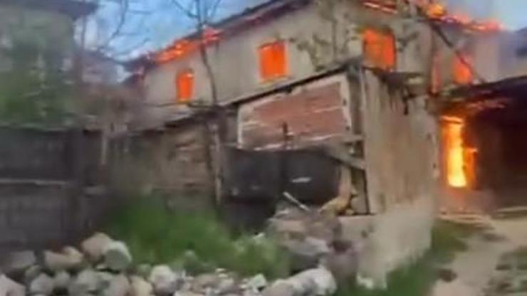 Karabük’te 2 katlı evde yangın