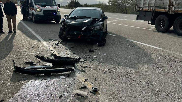 Otomobil kamyona arkadan çarptı: 1 yaralı