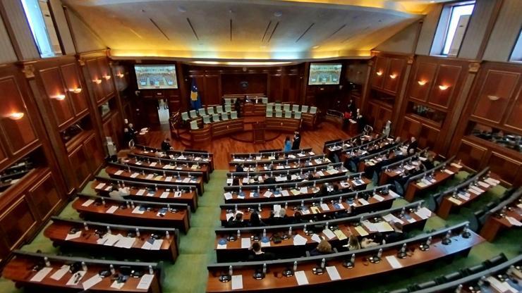 Kosova Meclisinde yeni meclis başkanı seçilemedi