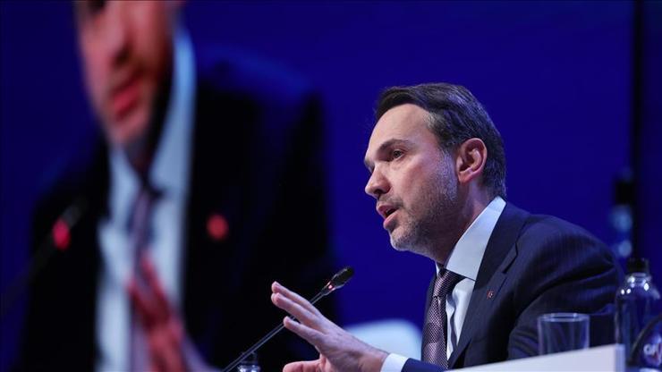 Avrupadaki elektrik kesintisi Türkiyeyi etkiler mi Bakan Bayraktardan önemli açıklama