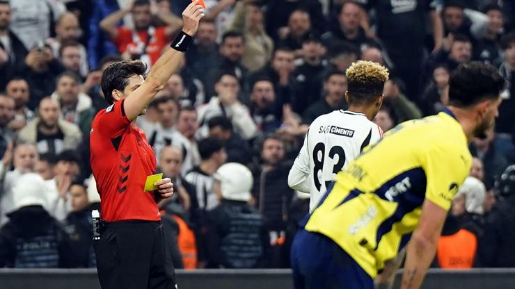 Beşiktaş, Fenerbahçe derbilerinde kırmızı kart görüyor