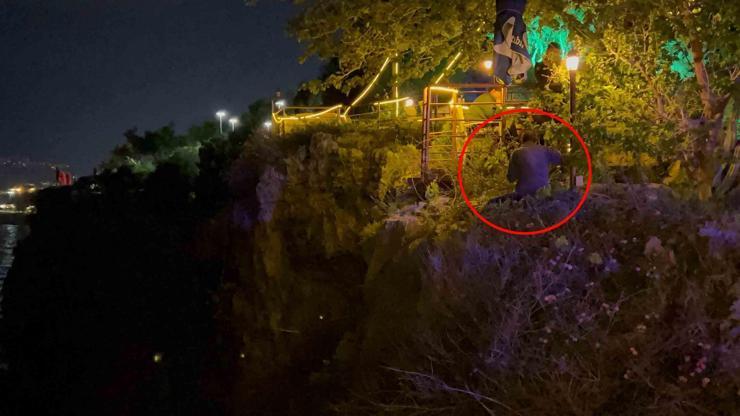 Sevgilisinden Ayrılmak İsteyen Adam Falezlerde İntihara Kalkıştı Sevgilisinden Ayrılmak İsteyen Adam Falezlerde İntihara Kalkıştı