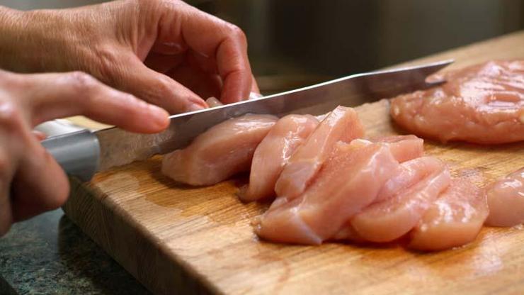 Tavuk pişirirken bu detaya dikkat İç kısmı pembe ve kanlı kalmamalı