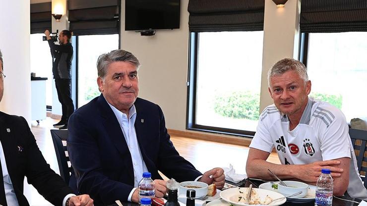Beşiktaş’ta futbol takımına Fenerbahçe derbisi öncesi başkan morali