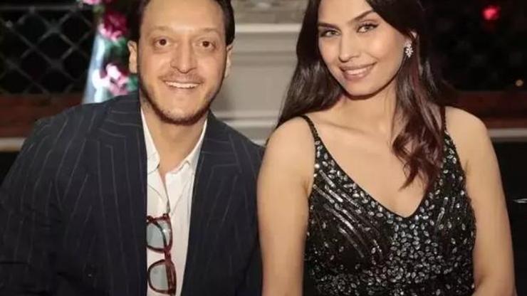 Mesut Özilin eşi Amine Gülse 32. yaşını ailesiyle kutladı