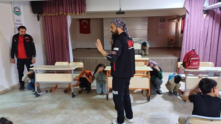 Belen’de 6 bin kişiye afet eğitimi verildi Belen’de 6 bin kişiye afet eğitimi verildi
