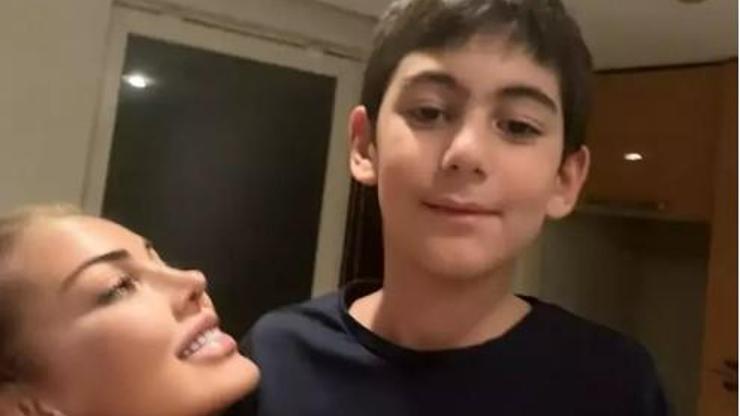 Petek Dinçözün oğlu kocaman oldu Annesinin boyuna yaklaştı