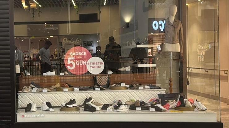 Mersinde mağaza tavanı çöktü: Yaralılar var