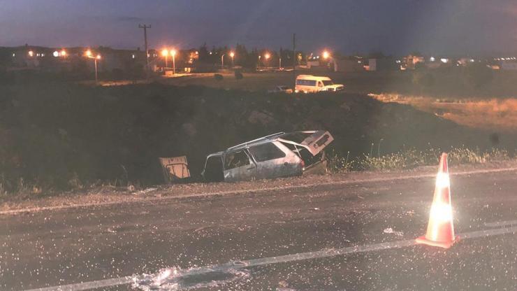 Gaziantep’te kamyonet ile otomobil çarpıştı: 3 yaralı Gaziantep’te kamyonet ile otomobil çarpıştı: 3 yaralı