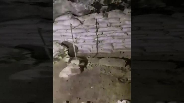 SON DAKİKA... Terör yuvalarına kilit vuruluyor Irakın kuzeyindeki mağarada çok sayıda silah imha edildi