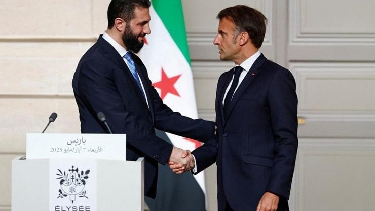Macron Suriyeye söz verdi Avrupa Birliği yaptırımı kademe kademe kaldıracak