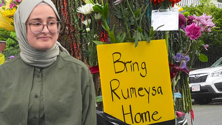 ABDde serbest bırakılan Rümeysa Öztürk, Massachusetts eyaletine döndü: Komşuları evinin önünü çiçeklerle donattı...