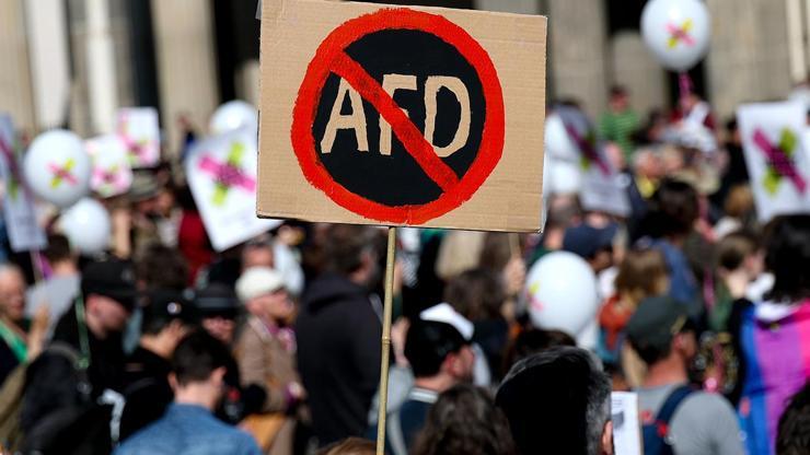 Almanyada 60tan fazla kentte aşırı sağcı AfD karşıtı gösteri