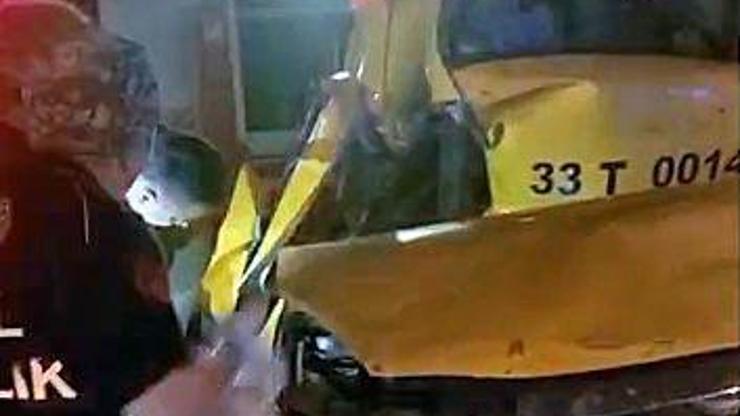 Mersin'de Taksi Kazası: 2 Ölü Mersin'de Taksi Kazası: 2 Ölü