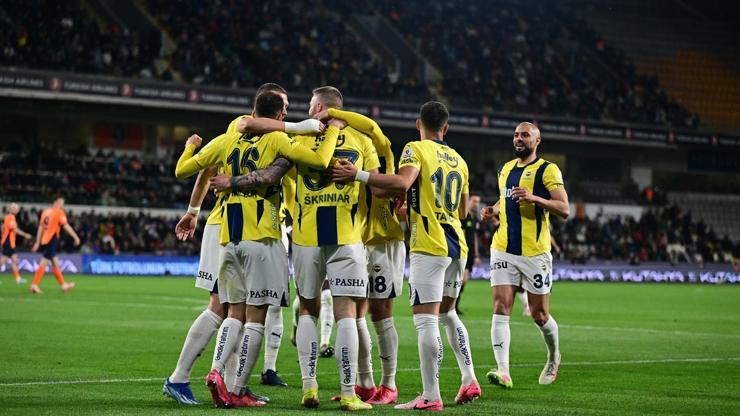 Fenerbahçede ayrılık Yeni transfere yol göründü...