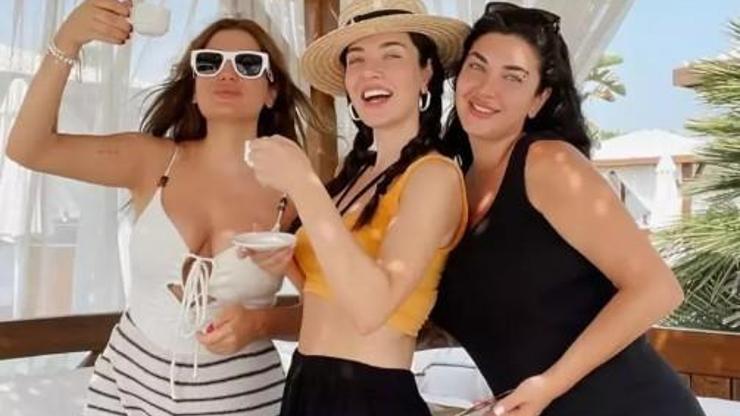 Aslıhan Güner kız kardeşleriyle poz verdi Benzerlikleri ağızları açık bıraktı