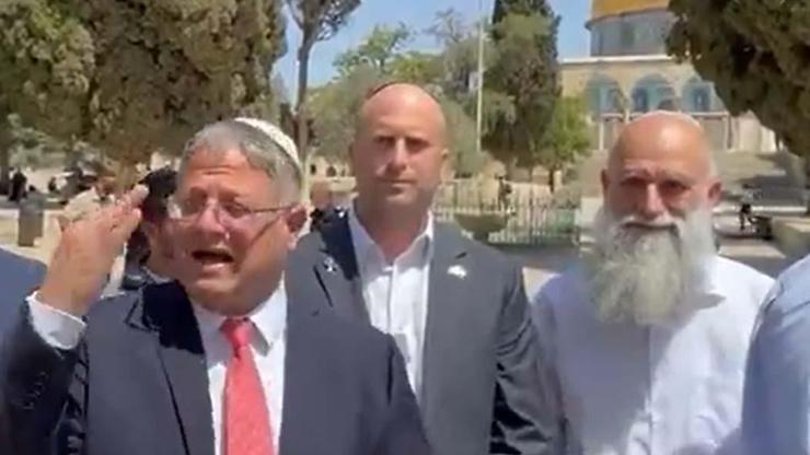 İsrailli bakanlardan Mescid-i Aksaya baskın: İsrail bayrağı kaldırarak dans ettiler