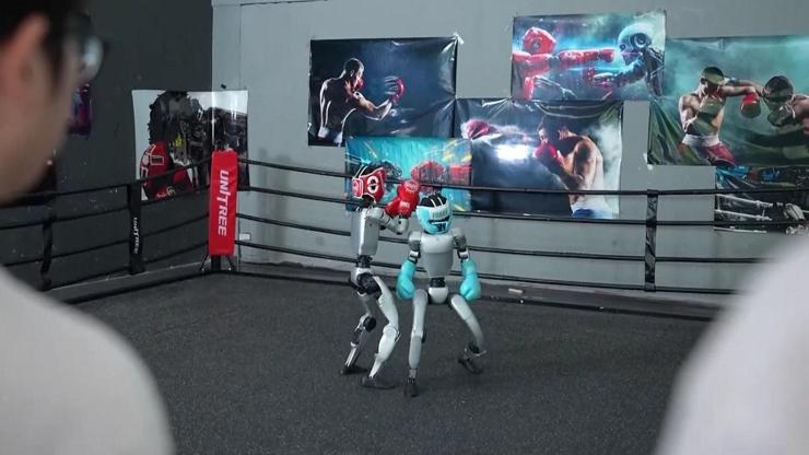 DÜNYADA BİR İLK Ringe çıkan bu sefer robotlardı