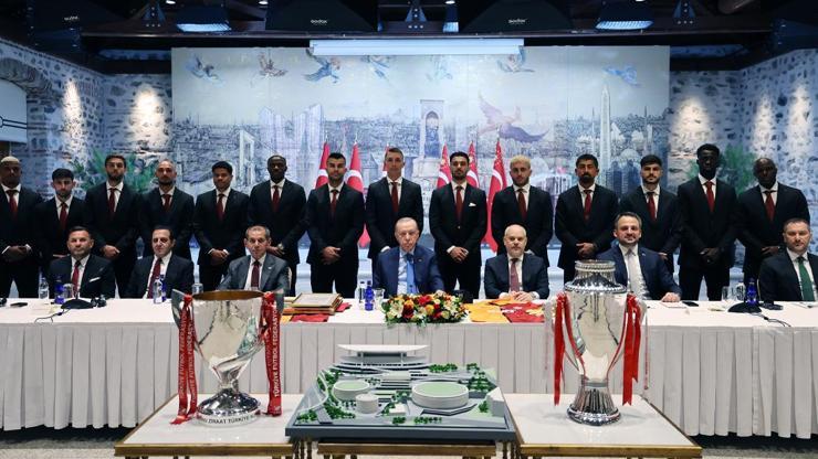 Cumhurbaşkanı Erdoğan, Süper Lig şampiyonu Galatasarayı kabul etti