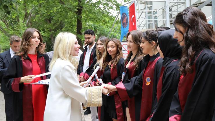 Sağlık Hizmetleri MYO öğrencileri mezun oldu Sağlık Hizmetleri MYO öğrencileri mezun oldu