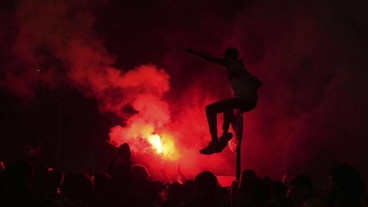 Paris Saint-Germain şampiyon oldu, Fransa sokakları karıştı: 2 ölü, yüzlerce gözaltı